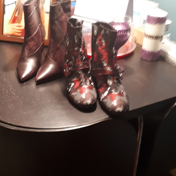 2 pairs of booty's size 6 $60each Geox brand